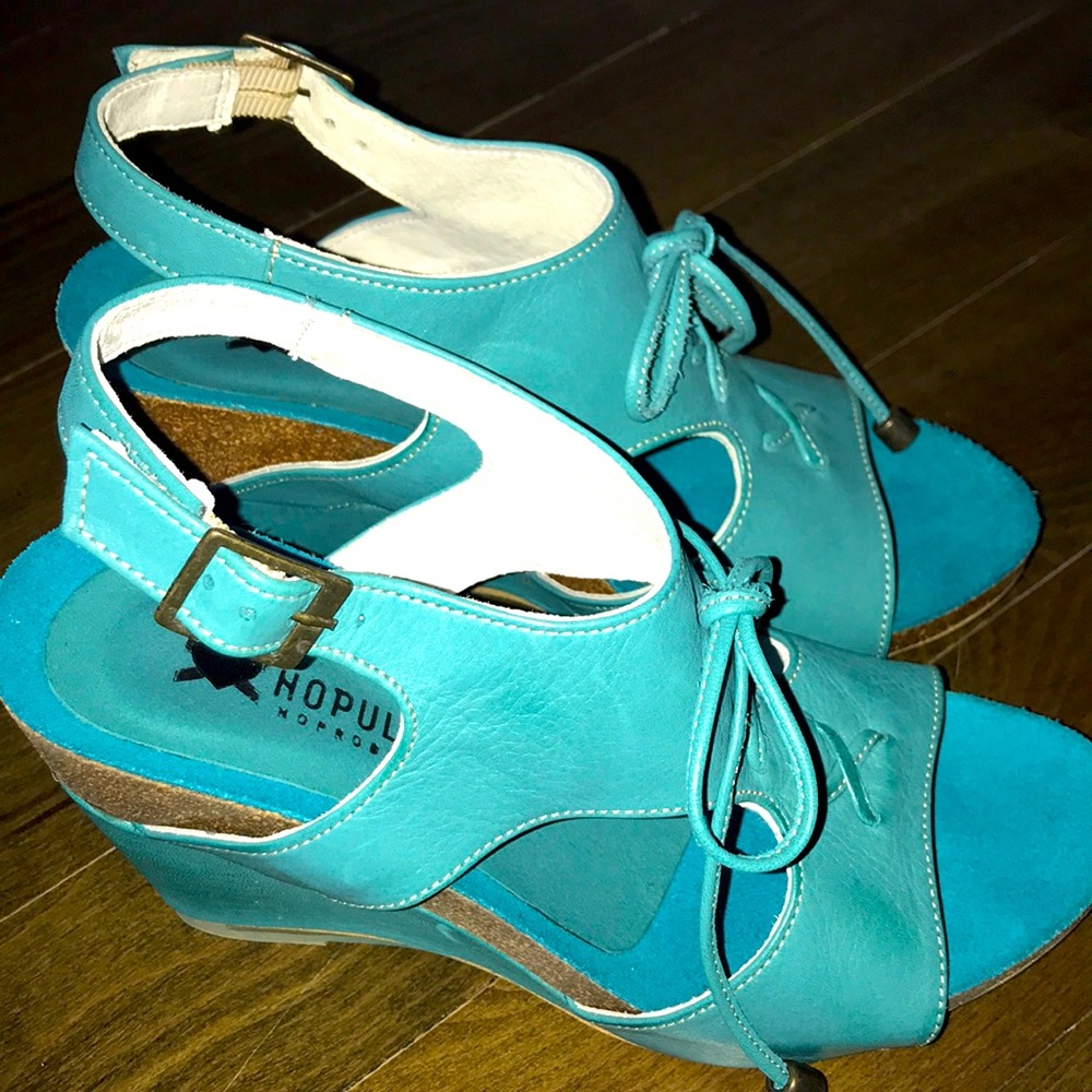 Wedge sandals NWOT Hopulse